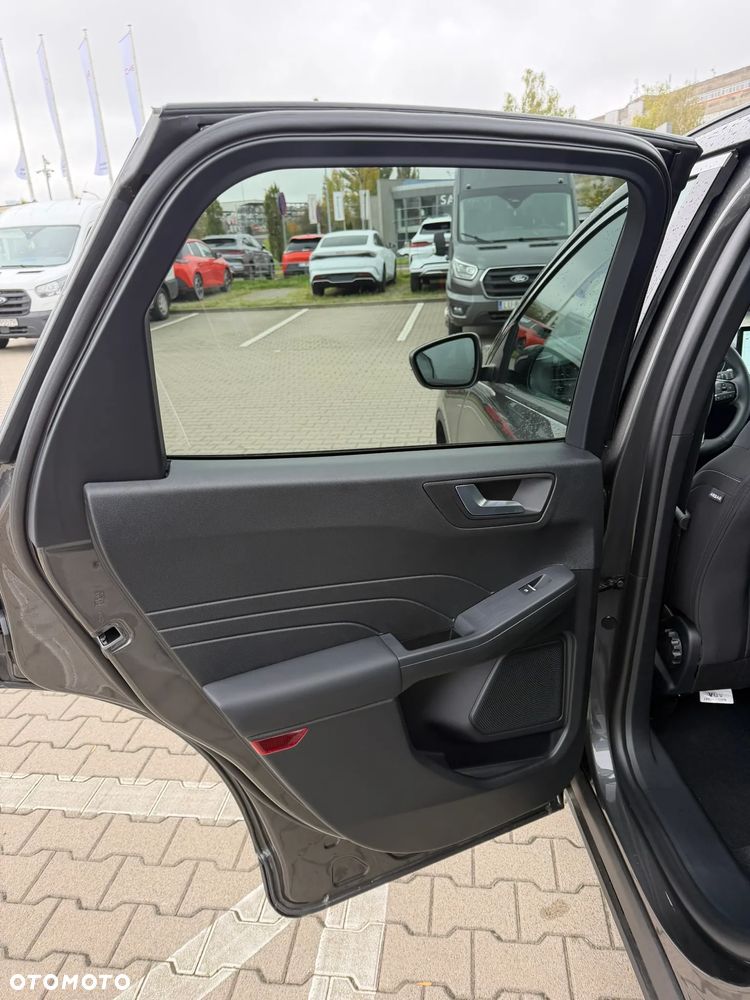 Ford Kuga 2.5 FHEV AWD Titanium eCVT - 21