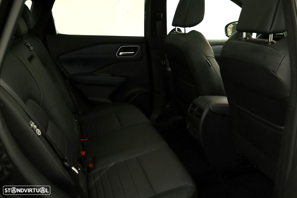 Nissan Qashqai 1.3 DIG-T Tekna SKY - 23