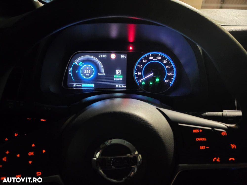 Nissan LEAF 40 kWh N-Connecta - 18