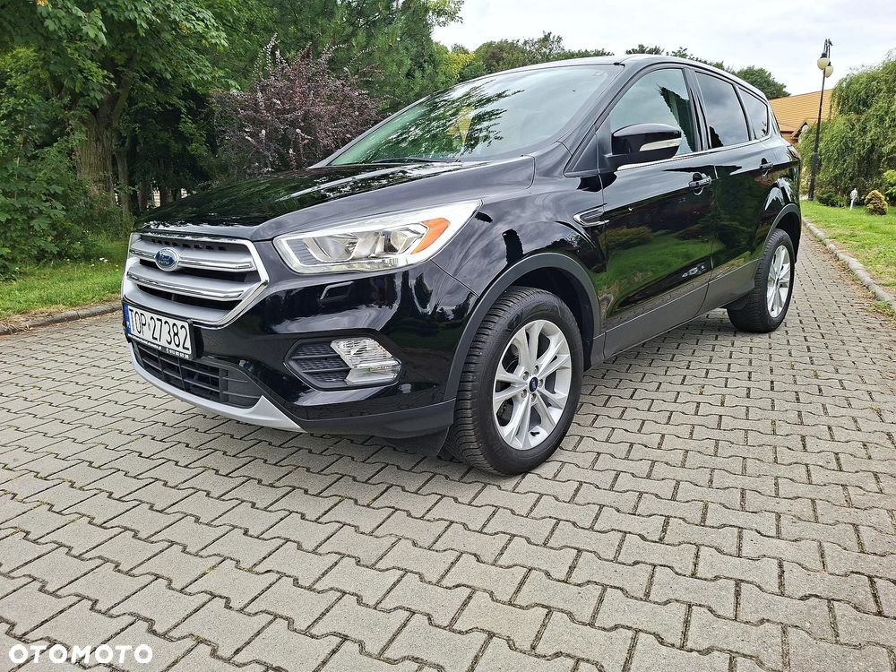 Ford Kuga 1.5 EcoBoost 2x4 Titanium - 2