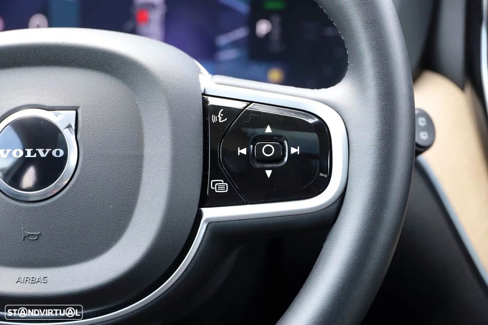 Volvo XC 60 2.0 T6 PHEV Plus Dark AWD - 34