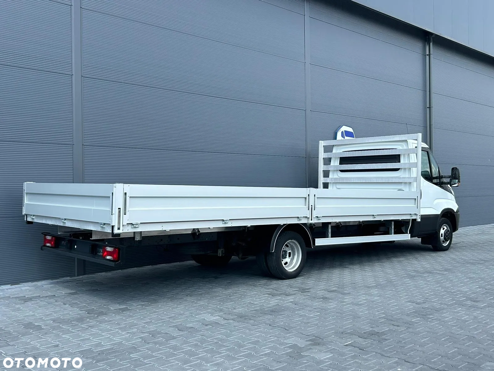 Iveco Daily 50C18 35C18 3.0 HPI Skrzynia 6,2m **KLIMA**NAVI**NA BLIŹNIAKACH**Wzmocniony**Niski przebieg** - 4