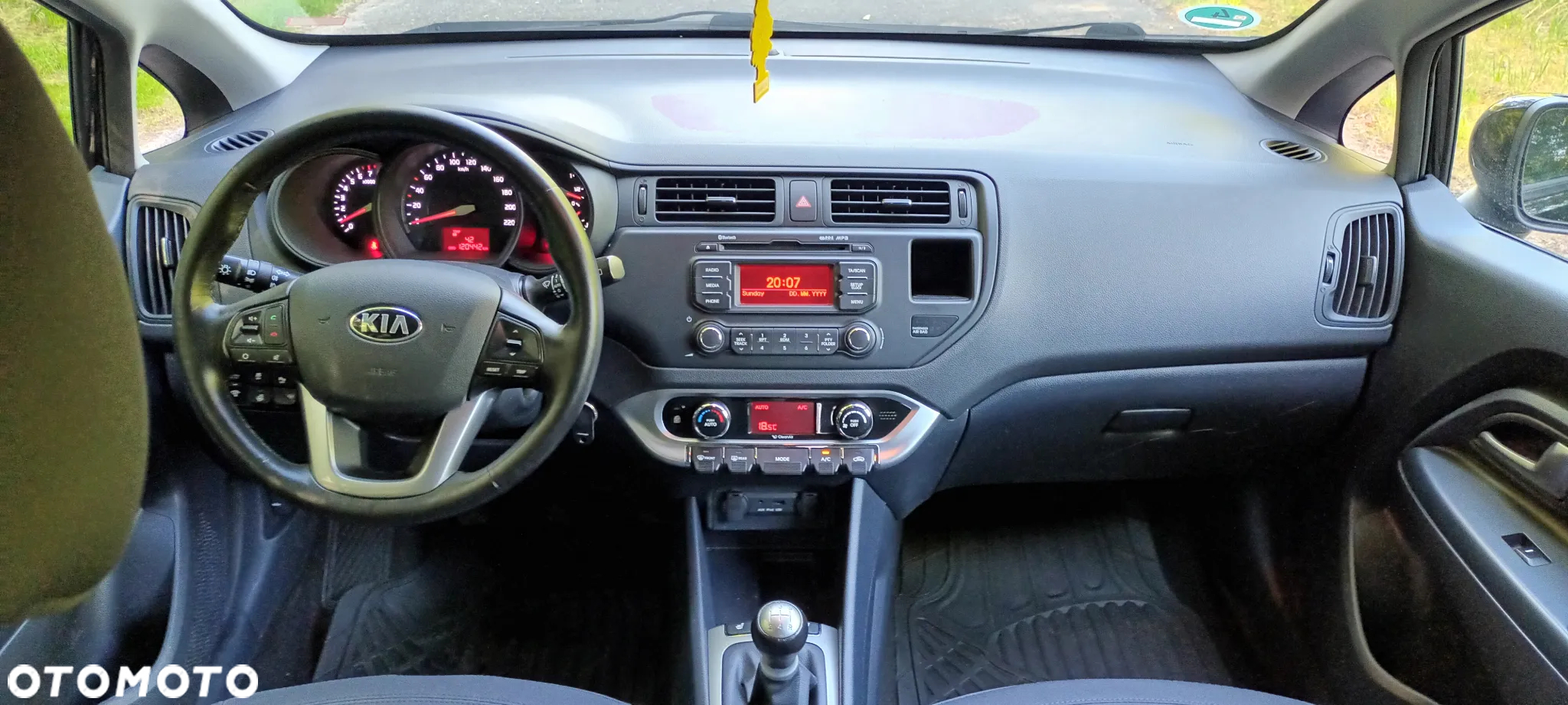 Kia Rio - 12