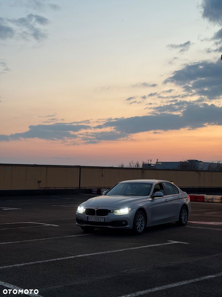 BMW Seria 3 318d - 31