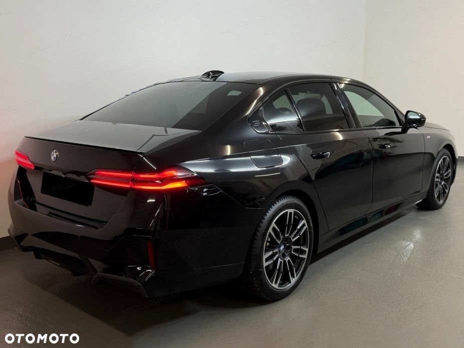 BMW Seria 5 520d xDrive mHEV M Sport - 6