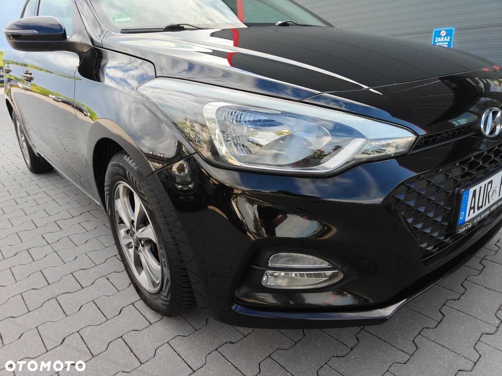 Hyundai i20 blue 1.2 Pure - 16
