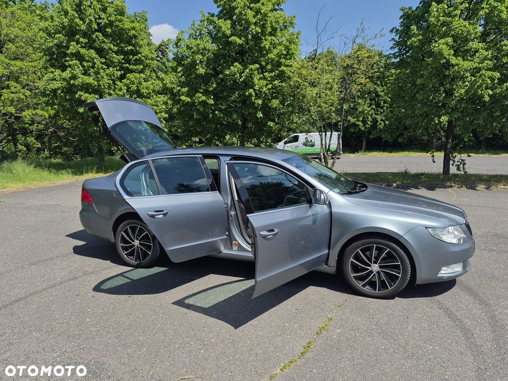 Skoda Superb 1.9 TDI Greenline - 9