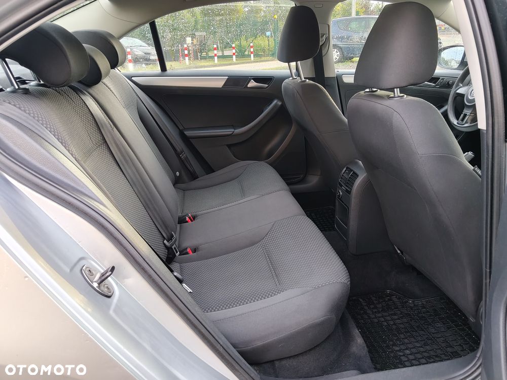 Volkswagen Jetta 1.6 TDI Comfortline Perfectline - 14