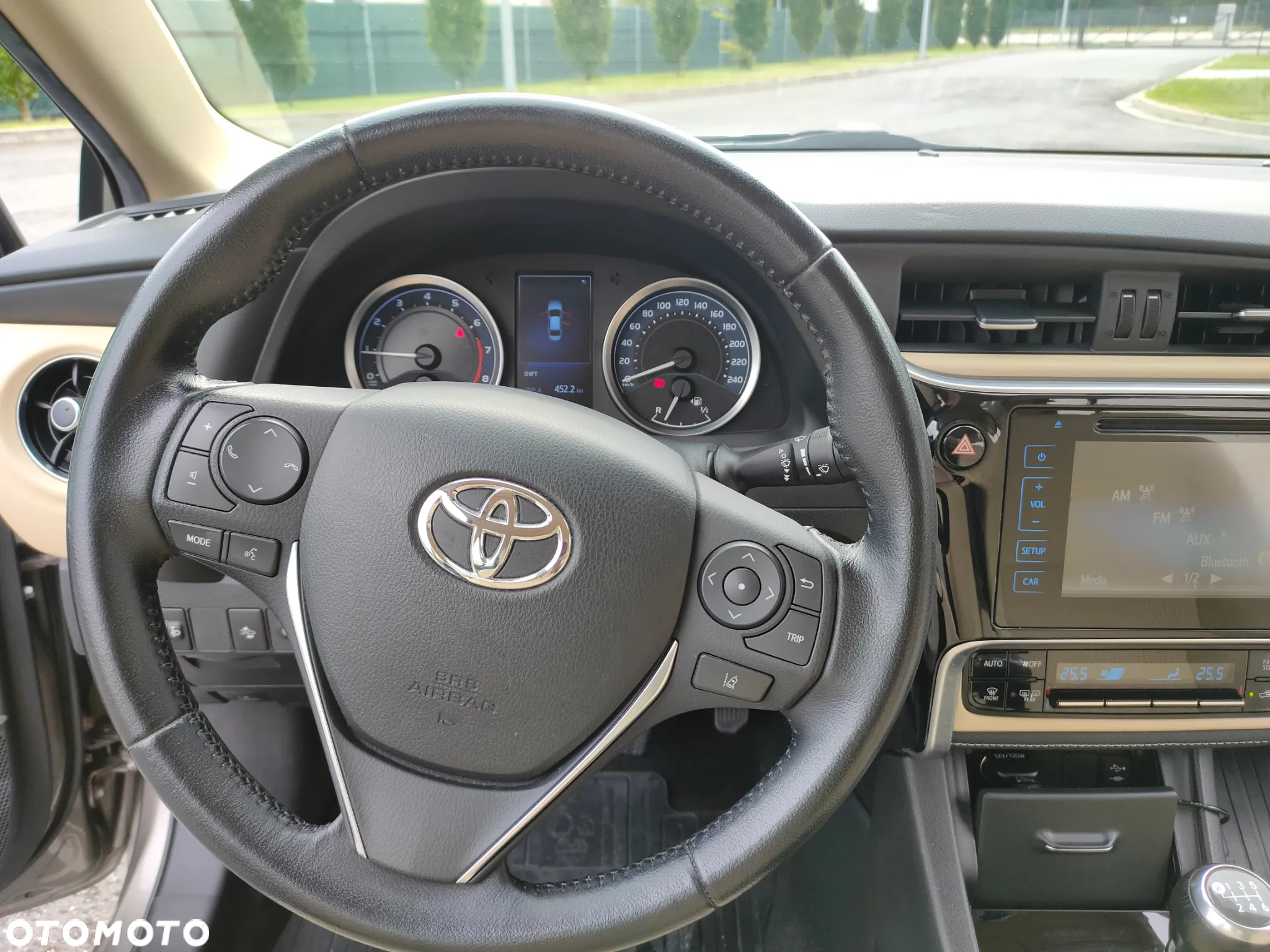Toyota Corolla 1.6 Comfort - 12