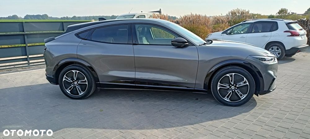 Ford Mustang ver-premium - 14