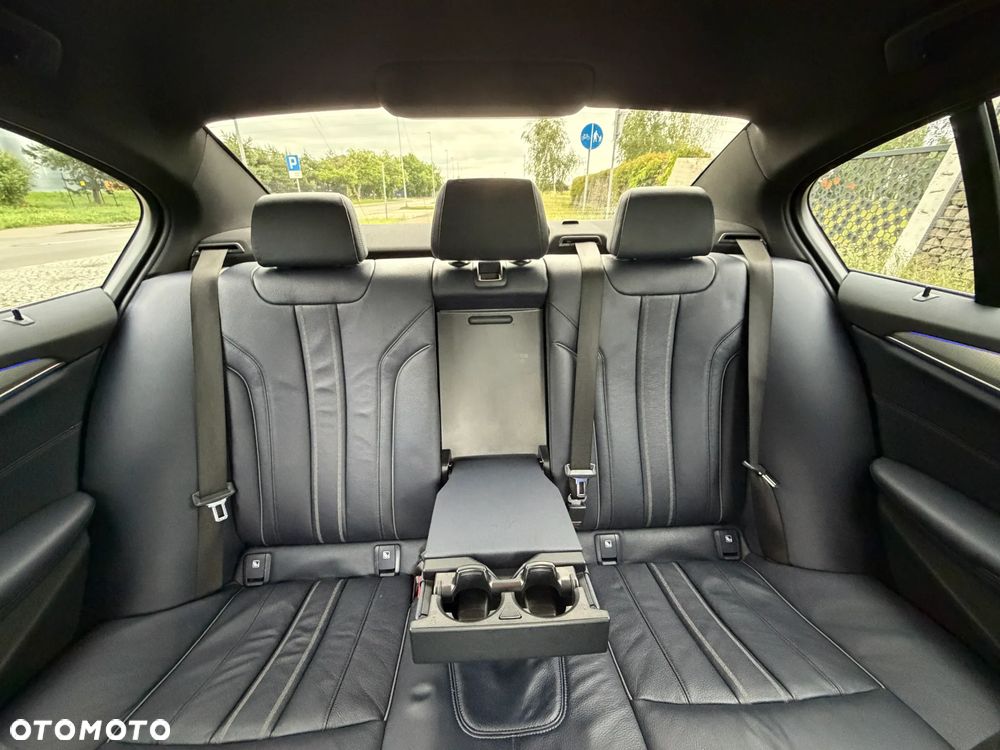 BMW Seria 5 520d xDrive M Sport sport - 28