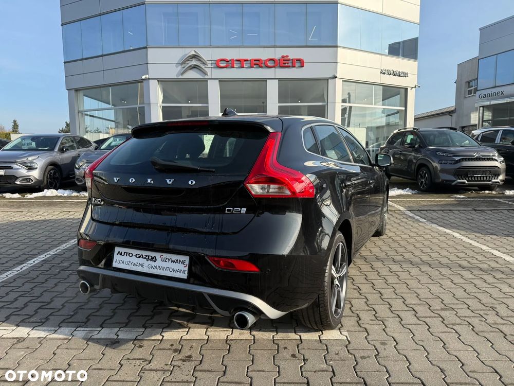 Volvo V40 D2 Drive-E R-Design Momentum - 4