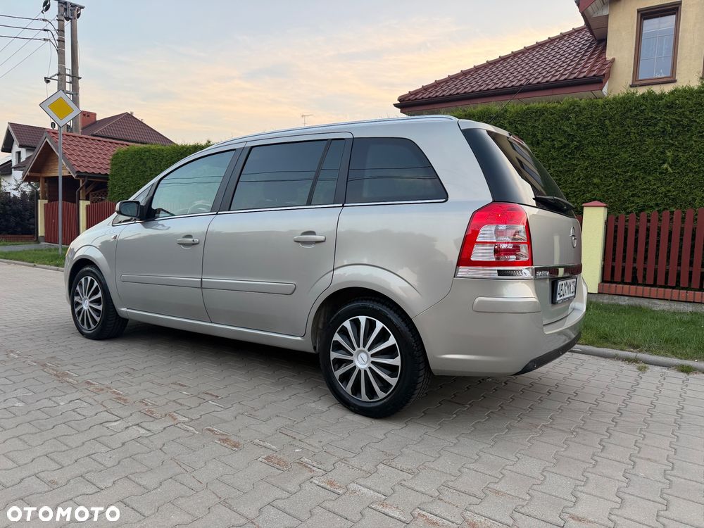 Opel Zafira 1.8 Easytronic Family Plus - 18