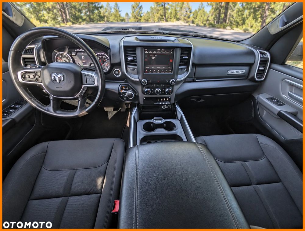 RAM 1500 Crew Cab Shortbed Bighorn - 18