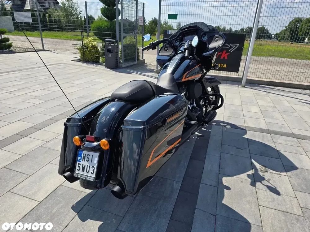 Harley-Davidson Touring Road Glide - 12