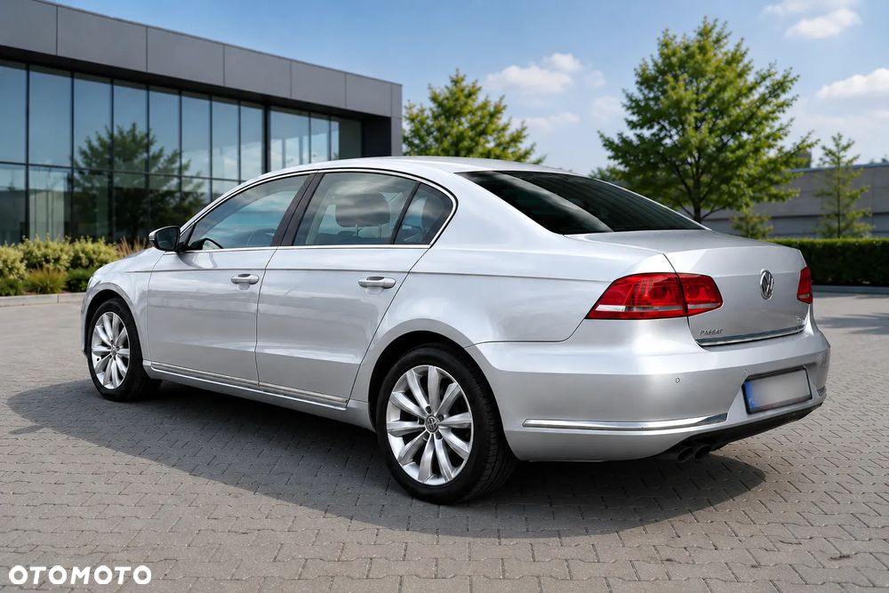 Volkswagen Passat 2.0 TDI Comfortline - 4