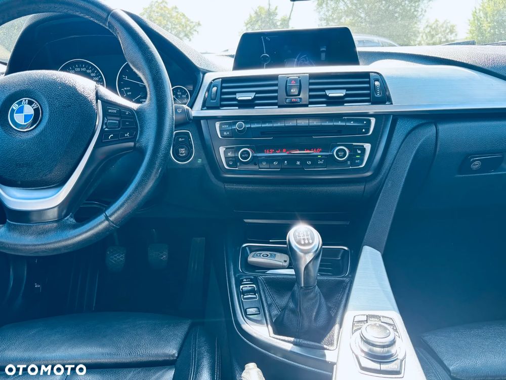 BMW Seria 3 320d - 25