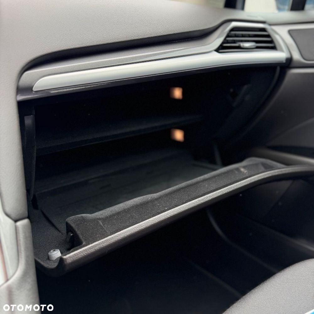 Ford Mondeo - 37