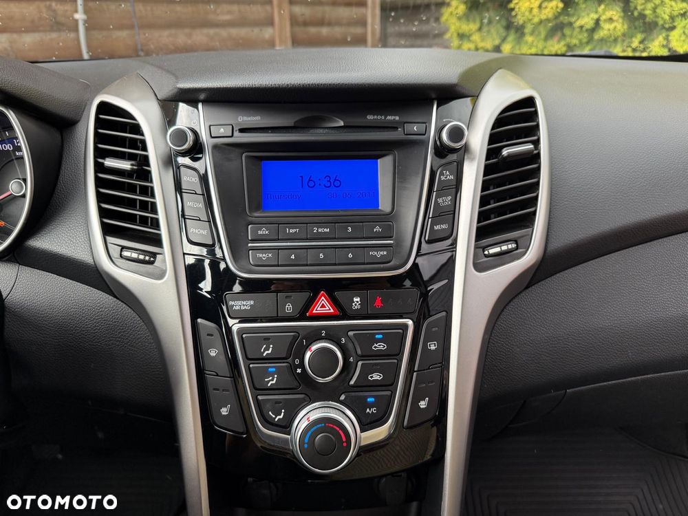 Hyundai i30 1.4 Classic + - 17