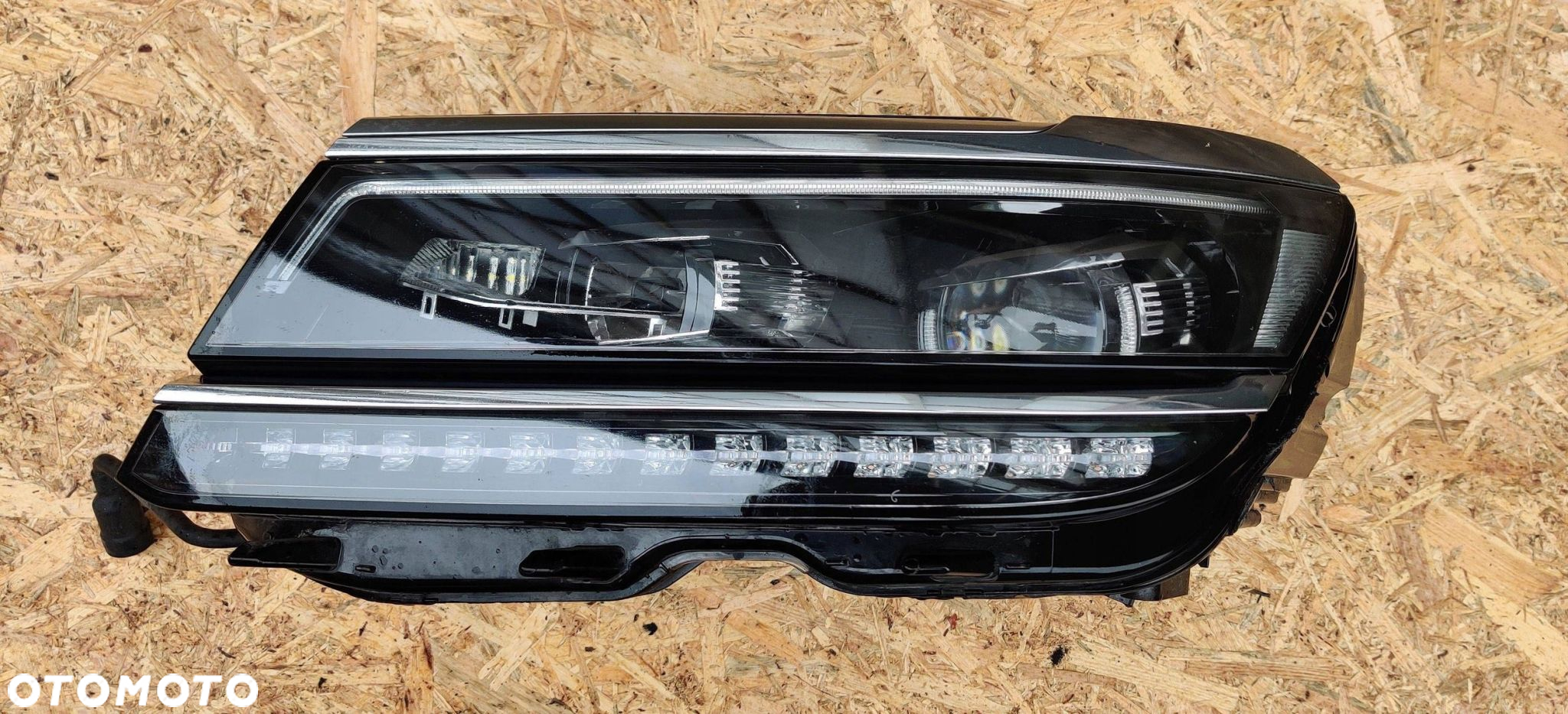 Volkswagen Tiguan 2016 Lampa przednia LEWA USZKODZONA - 12