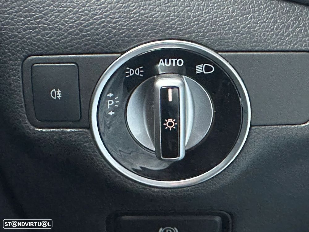 Mercedes-Benz A 180 d AMG Line - 20