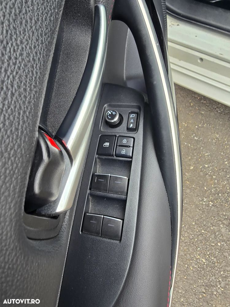 Toyota Corolla 2.0 HSD Exclusive Plus interior Negru - 16