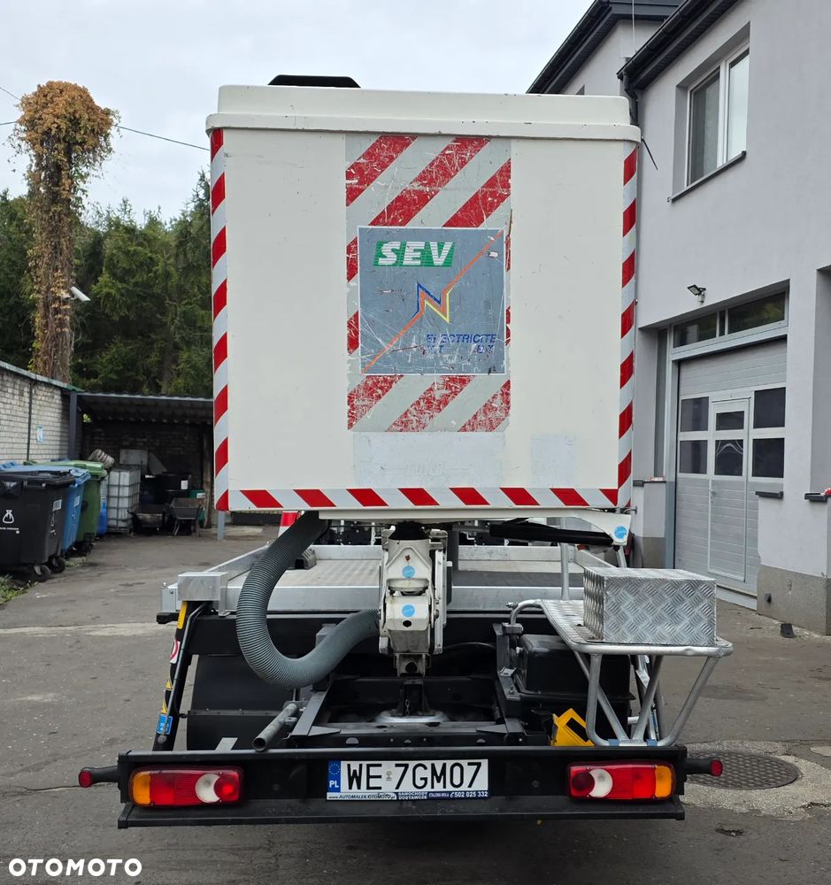 Nissan Cabstar - 4