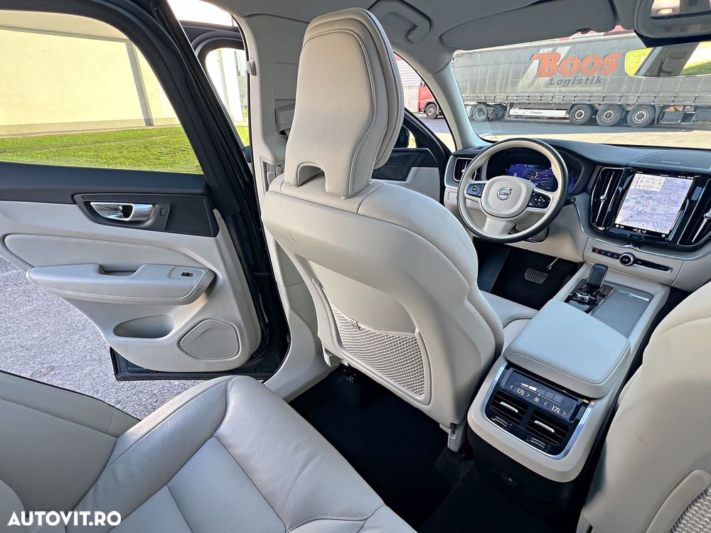 Volvo XC 60 B4 MHEV AT8 AWD R-Design - 9