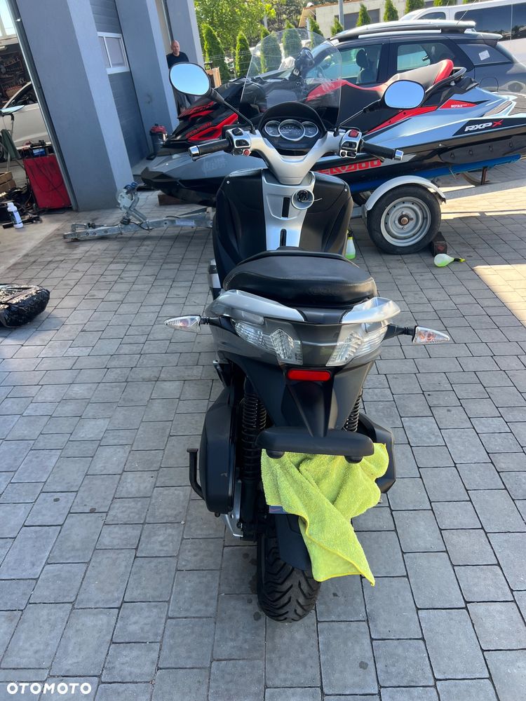 Piaggio MP-3 - 3