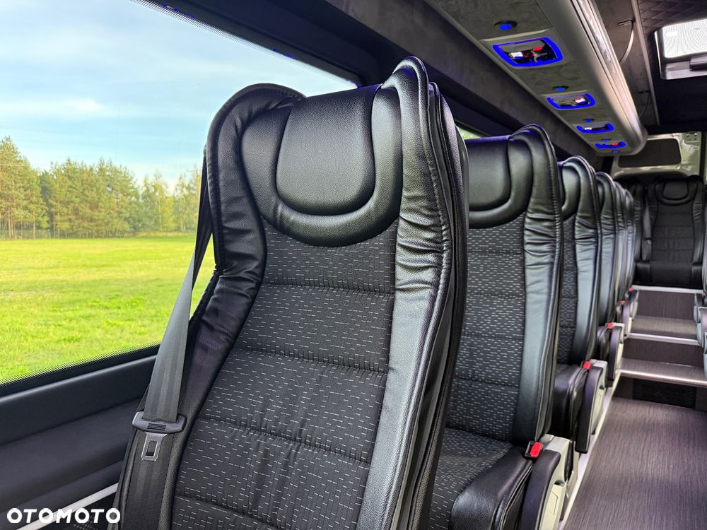Mercedes-Benz Sprinter 519 - 21
