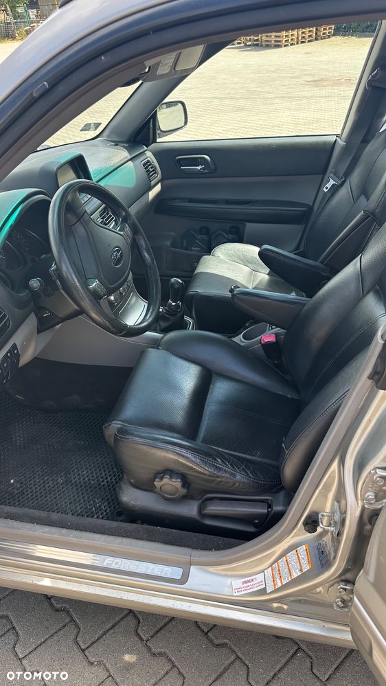 Subaru Forester 2.5 XT - 12