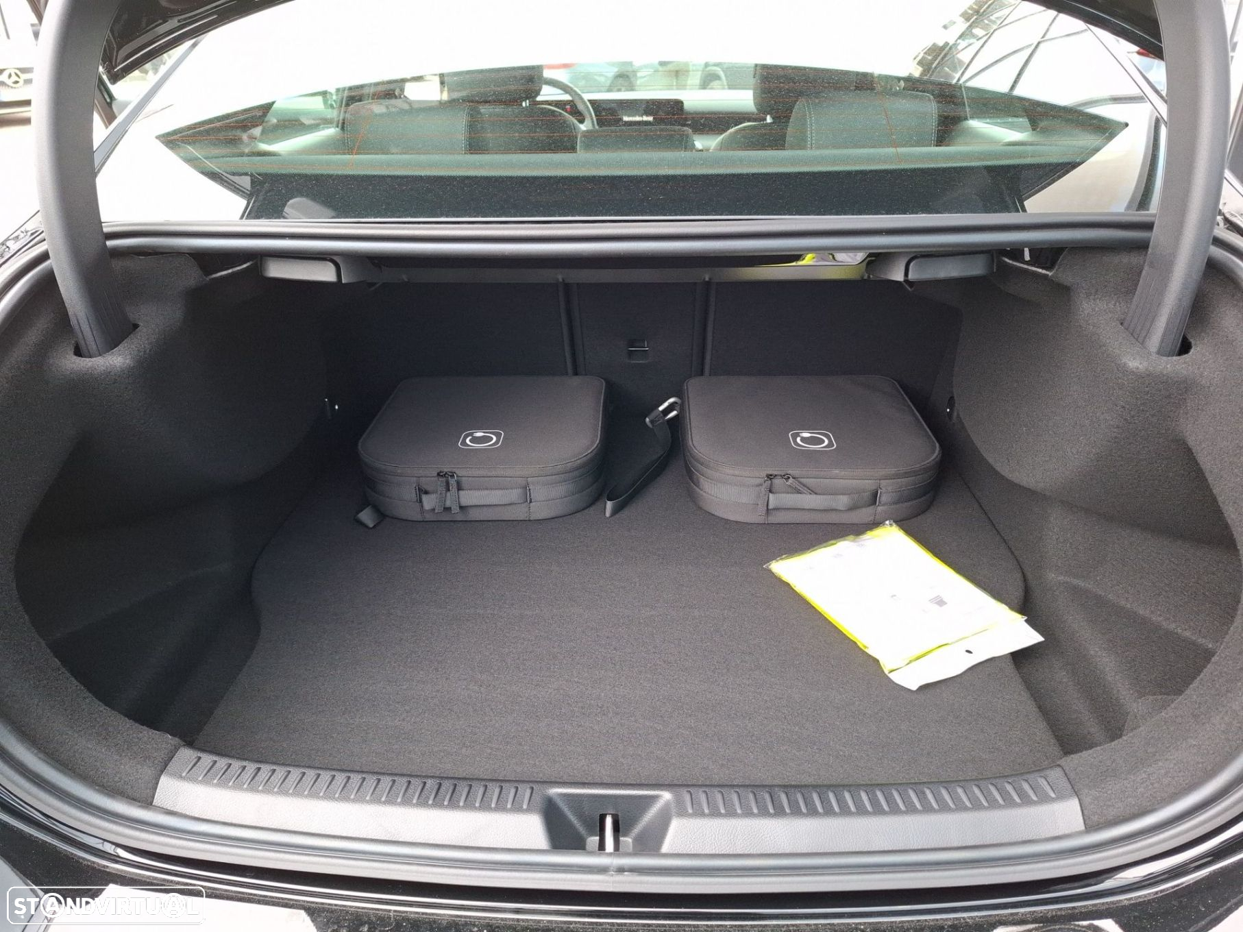 Mercedes-Benz A 250 Limousine e - 26