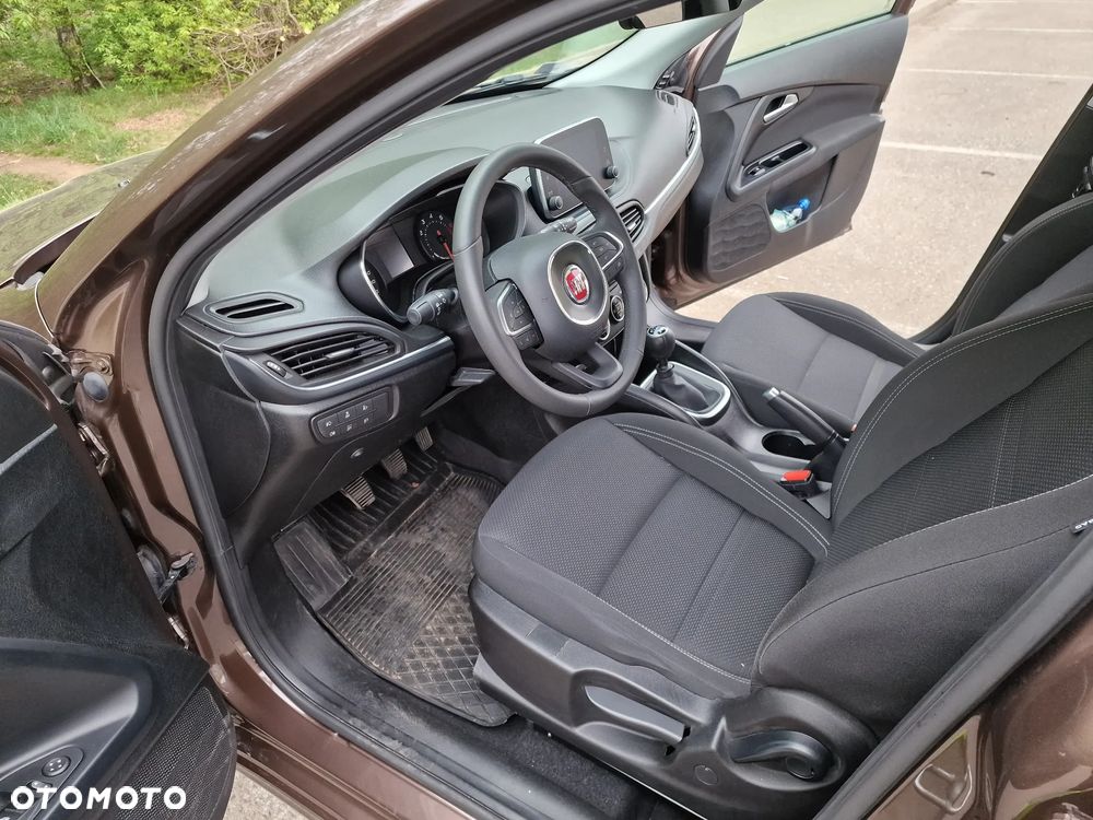 Fiat Tipo 1.4 T-Jet 16v Easy - 9