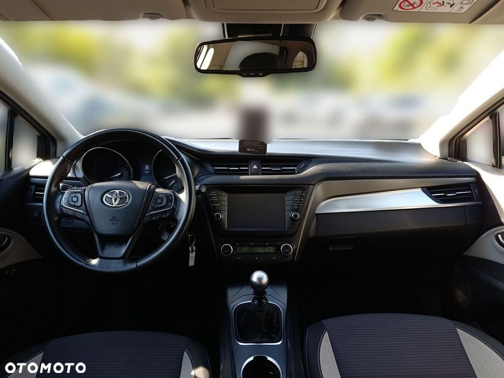 Toyota Avensis 2.0 D-4D Premium - 13