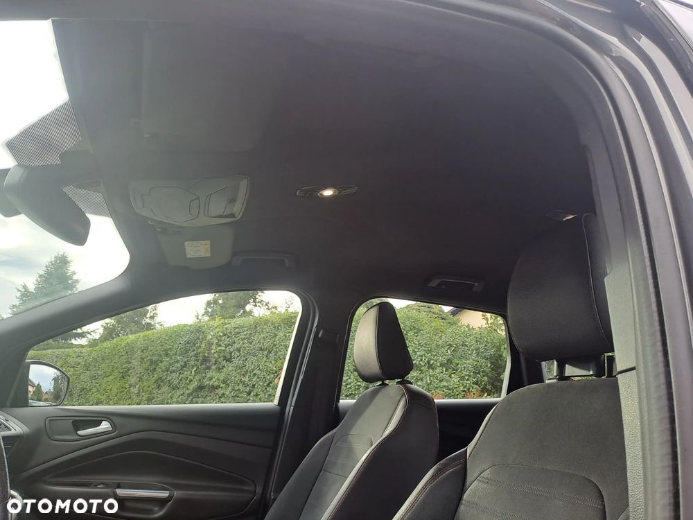 Ford Kuga 2.0 TDCi 4x4 ST-Line - 27
