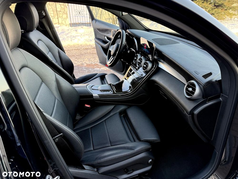 Mercedes-Benz GLC - 27