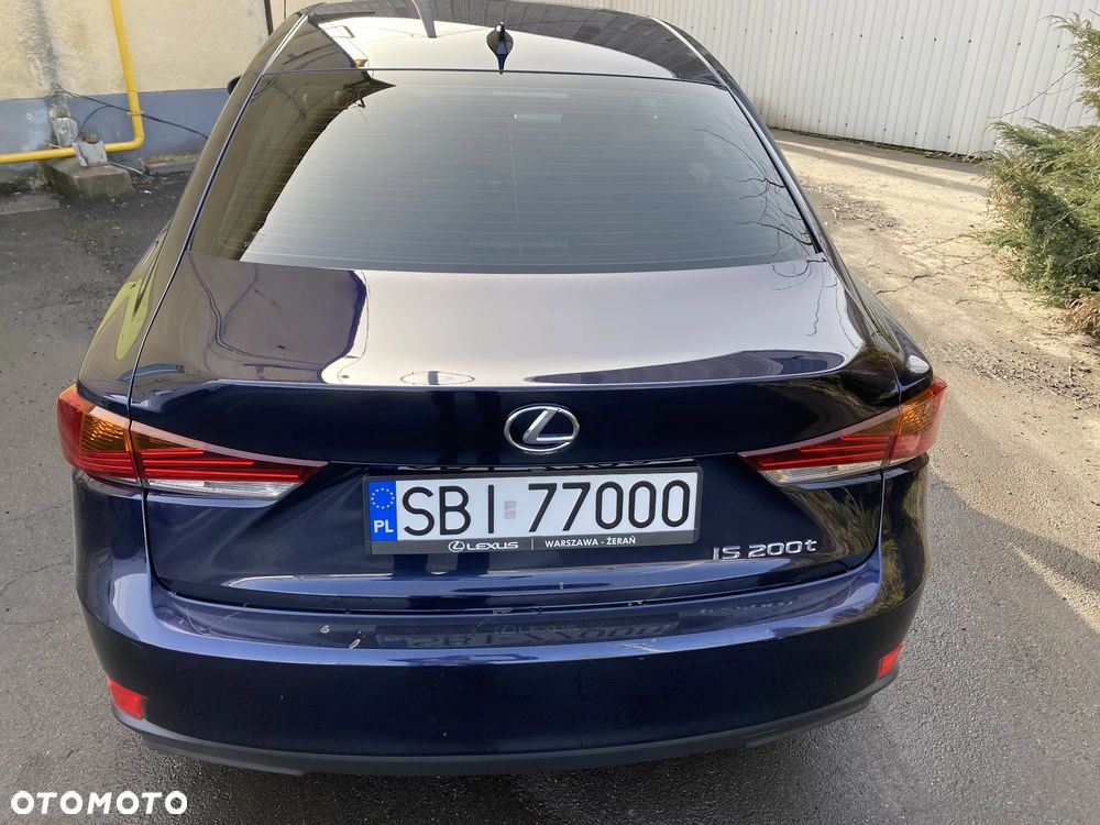 Lexus IS 200t / 300 Prestige - 10