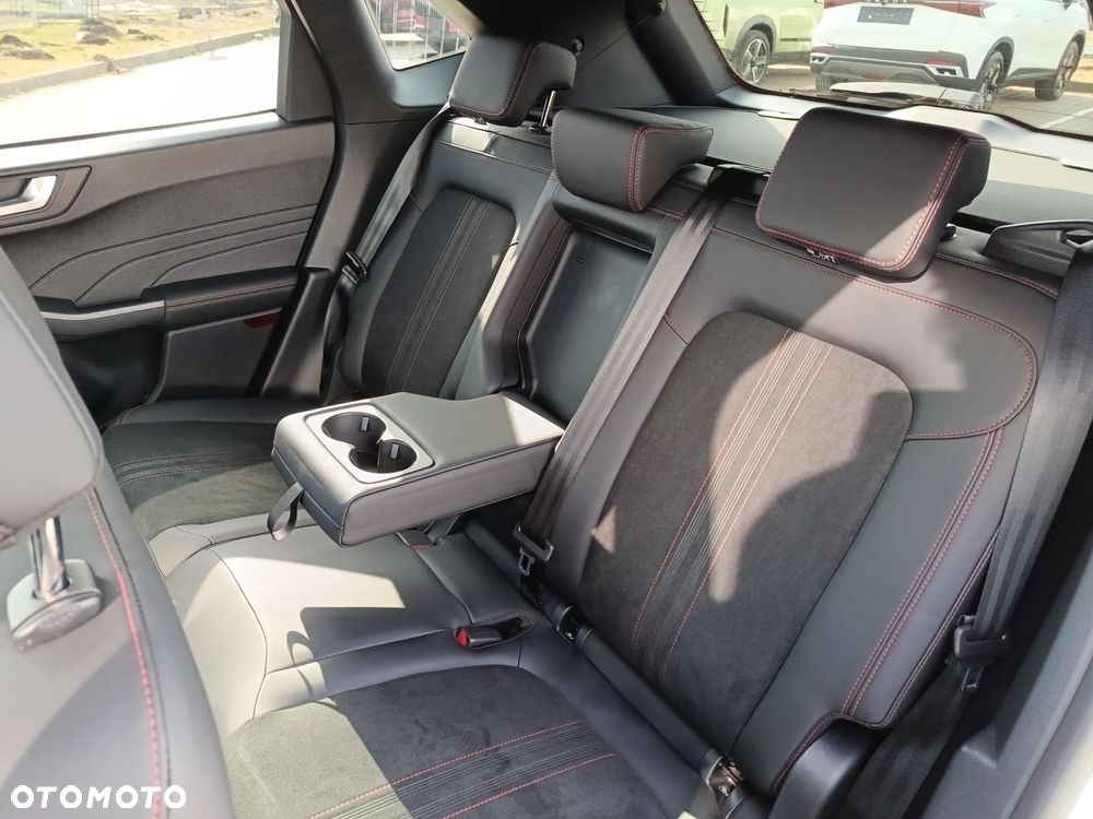 Ford Kuga 2.5 FHEV AWD ST-Line X eCVT - 14