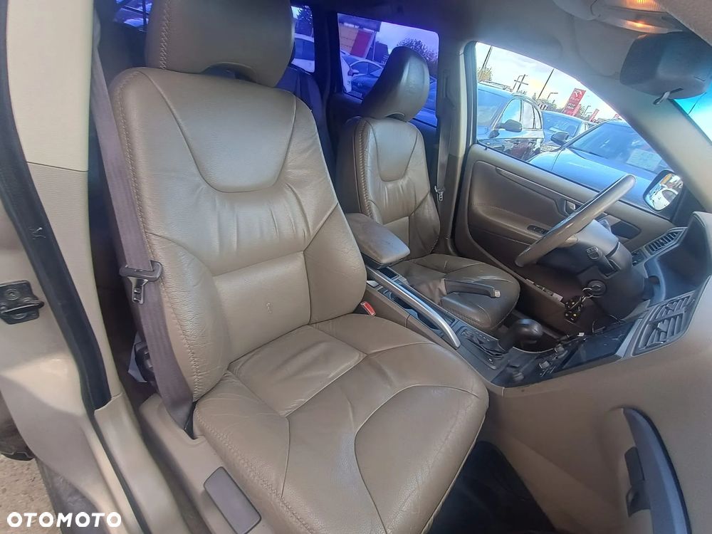 Volvo XC 70 AWD Momentum - 7