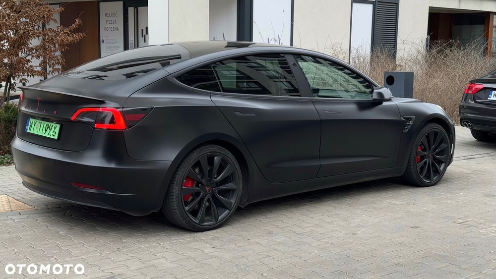 Tesla Model 3 - 3