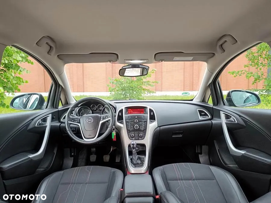 Opel Astra 1.4 Turbo 150 Jahre - 17