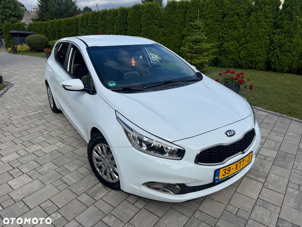 Kia Ceed 1.6 GDI Platinum Edition - 1