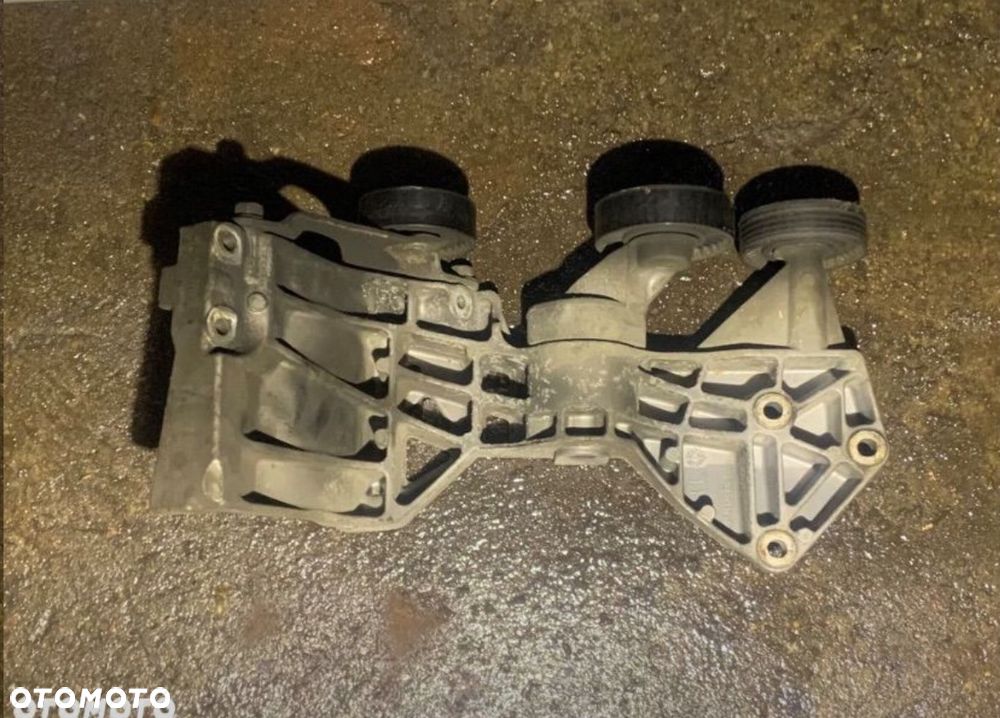 A6402021040 łapa podstawa alternatora rolki pk mercedes a w169 b w245 - 3