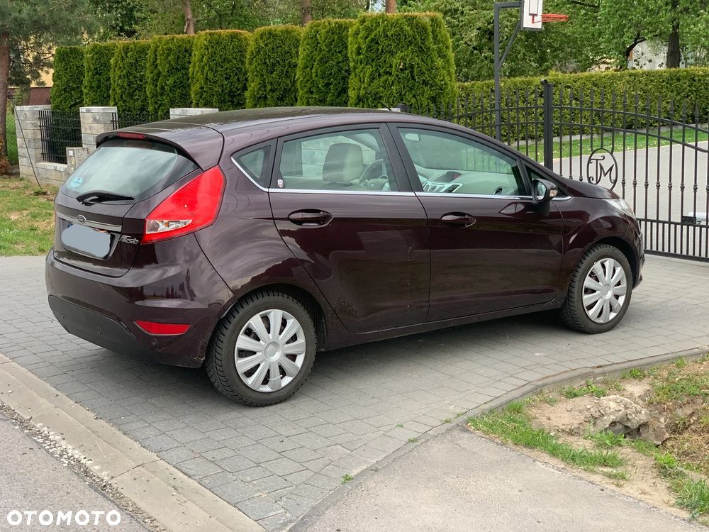 Ford Fiesta 1.4 Ghia - 10