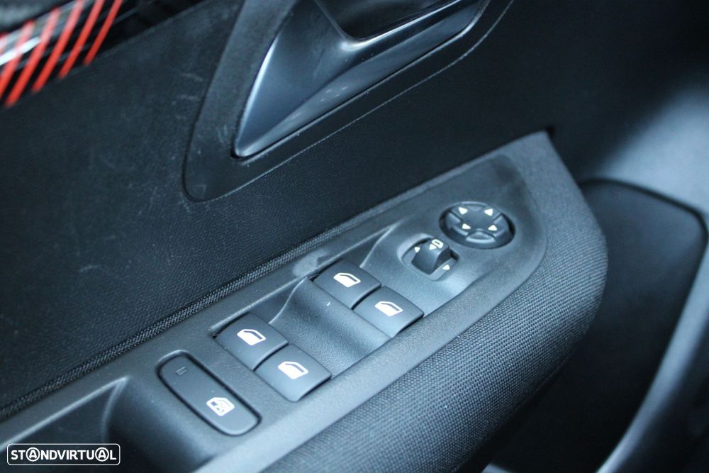 Peugeot 208 1.2 PureTech Active Pack - 28