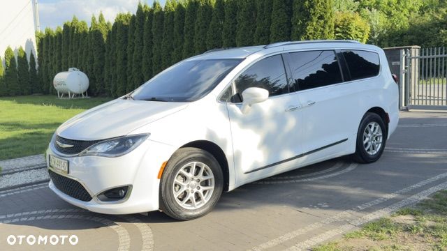 Chrysler Pacifica - 14