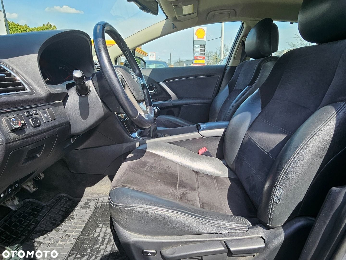 Toyota Avensis 1.8 Premium EU5 - 10