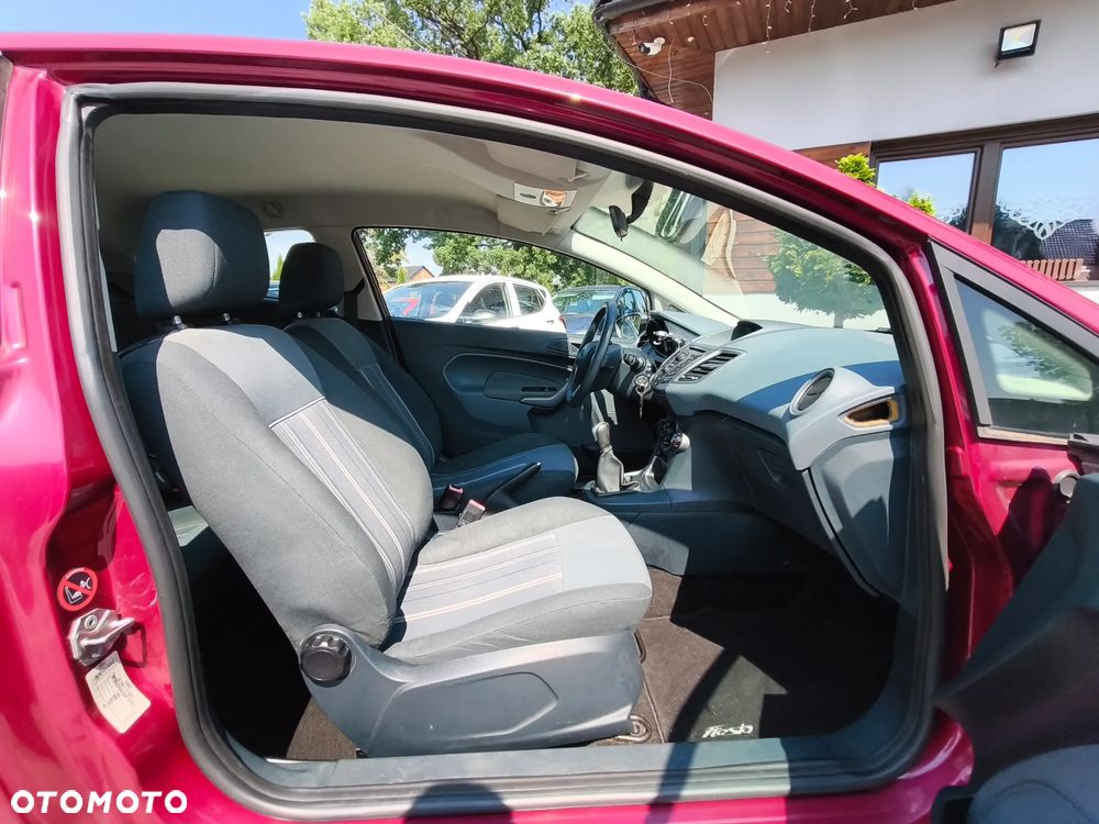 Ford Fiesta 1.25 Ghia - 27