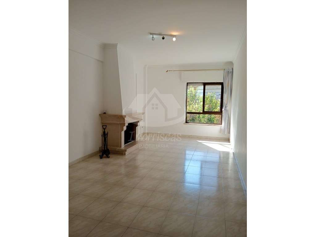 Apartamento T2 com arrecadação, em Santa Iria de Azóia - Grande imagem: 3/25