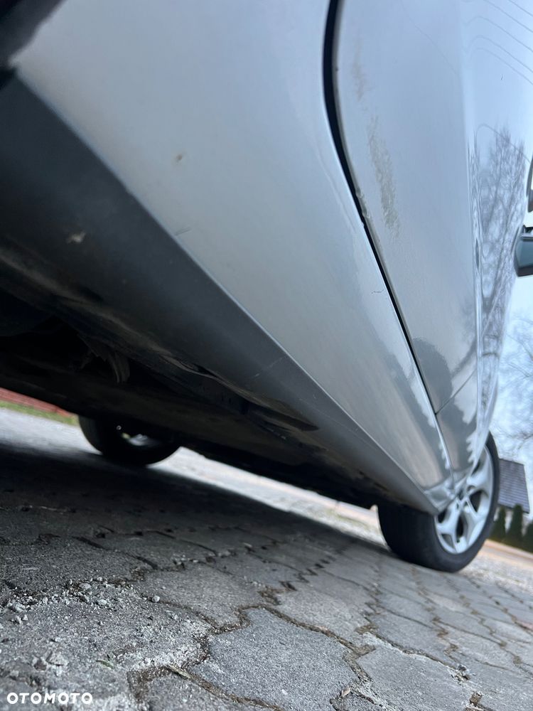 Ford Focus 1.6 16V Trend - 13